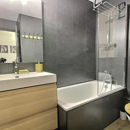 Apartment Joli Renove Pour 4, Au Pied Des Pistes, Balcon, Cuisine Equipee, Non Fumeur - Fr-1-455-235